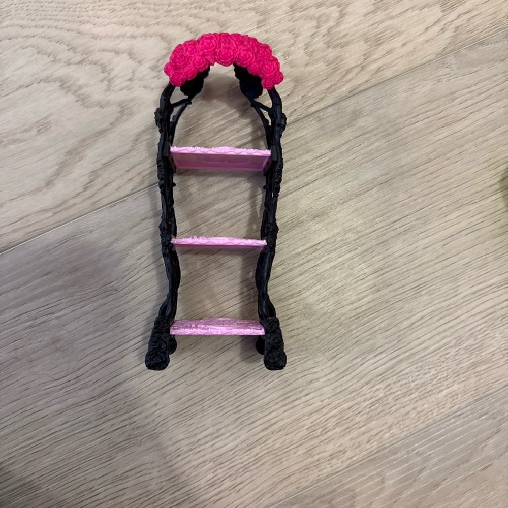 Mattel Ever After High Briar Beauty Doll Stand Accessory Furniture